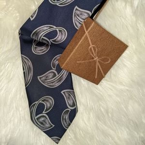 Geoffrey Beene 100 percent silk tie